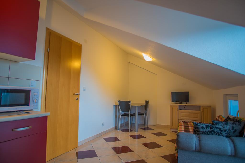 Apartments Nina Promajna Exteriér fotografie