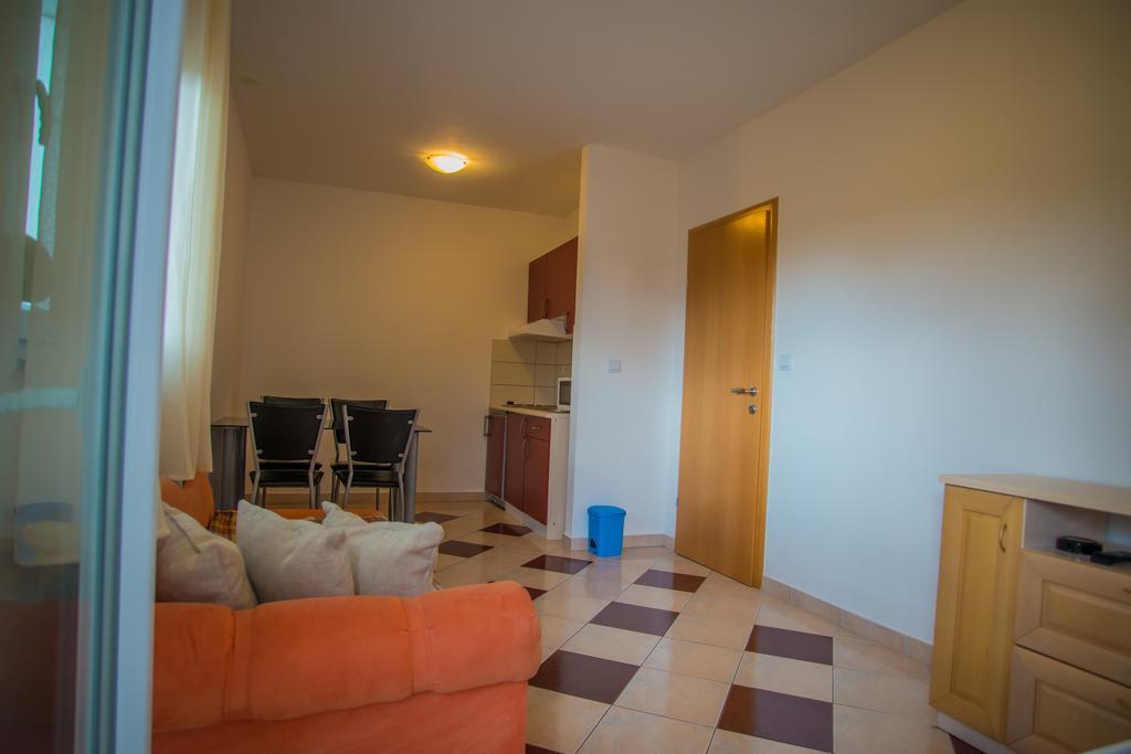 Apartments Nina Promajna Exteriér fotografie